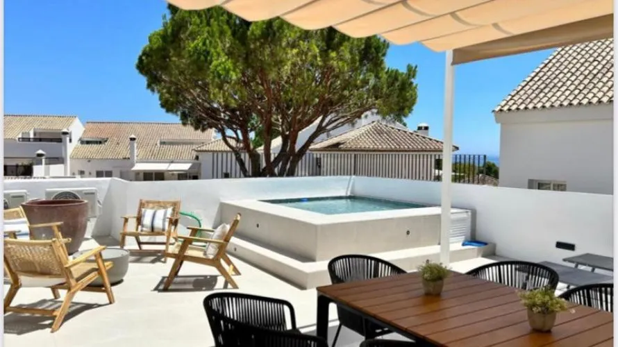 Dúplex de 4 dormitorios en Marbella, Spain No. 287 № 3