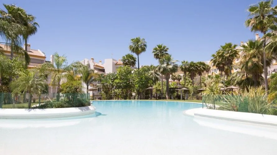 Apartamento de 2 dormitorios en Mijas, Spain No. 456 № 1