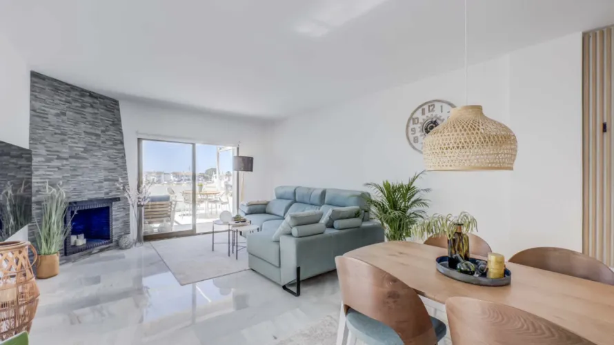 Apartamento de 2 dormitorios en Mijas Costa, Spain No. 633 № 5