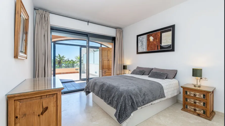 Apartamento de 2 dormitorios en Mijas Costa, Spain No. 742 № 7