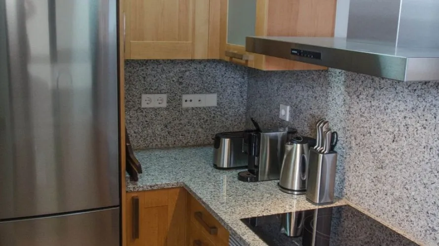 Apartamento de 2 dormitorios en Estepona, Spain No. 339 № 3