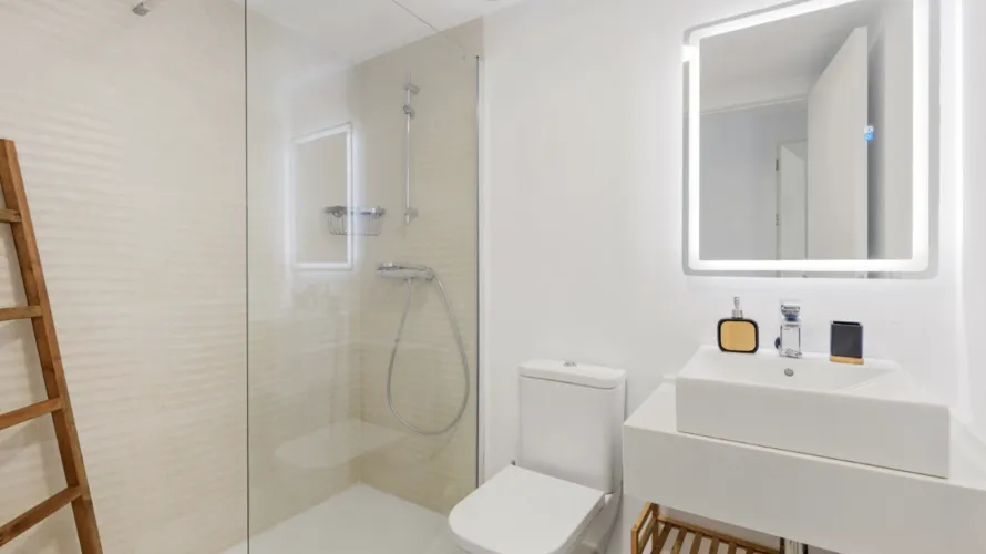 Apartamento de 3 dormitorios en Estepona, Spain No. 713 № 4