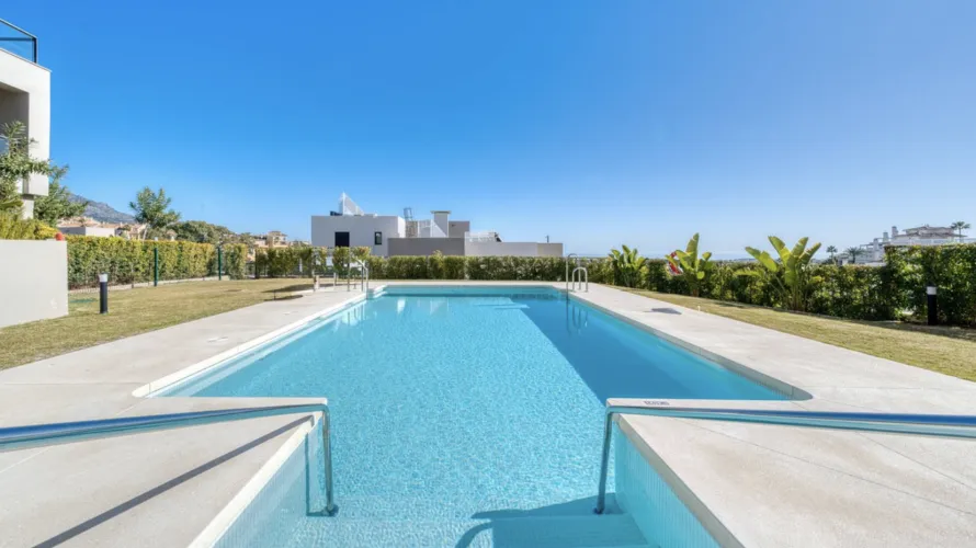 Apartamento de 2 dormitorios en Marbella, Spain No. 582 № 20