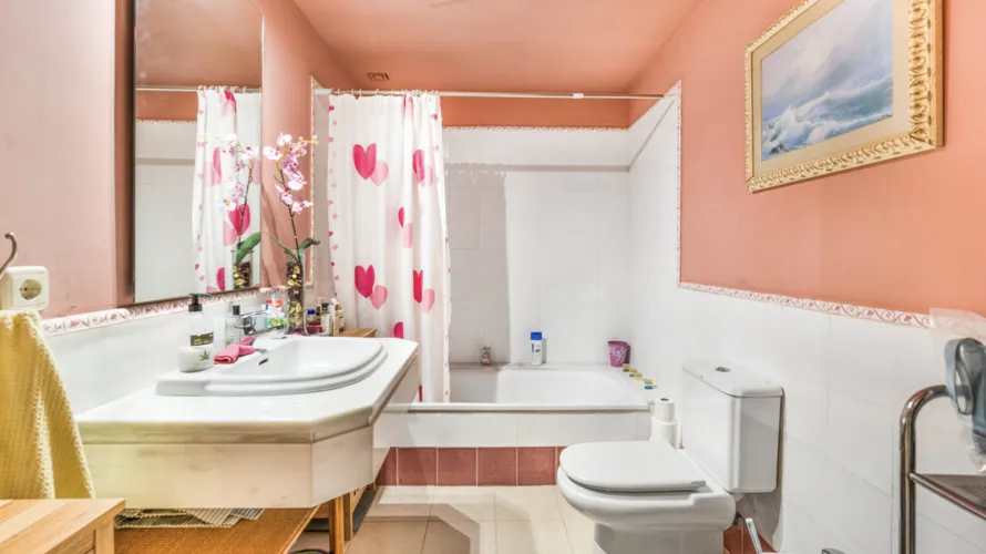 Apartamento de 2 dormitorios en Cortes (San Pedro De Alcantara), Spain No. 485