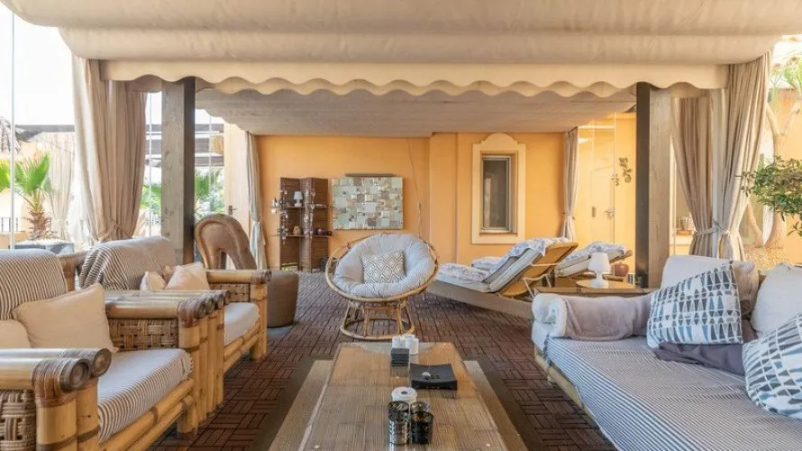 Apartamento de 3 dormitorios en Nueva Andalucía, Spain No. 512 № 12