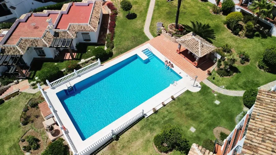 Apartamento de 2 dormitorios en Mijas Costa, Spain No. 679 № 6