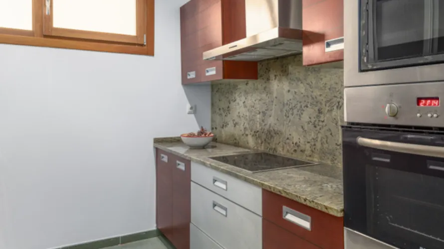 Apartamento de 3 dormitorios en Marbella, Spain No. 386 № 14