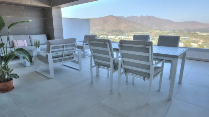 Apartamento de 2 dormitorios en Mijas Costa, Spain No. 496 № 1