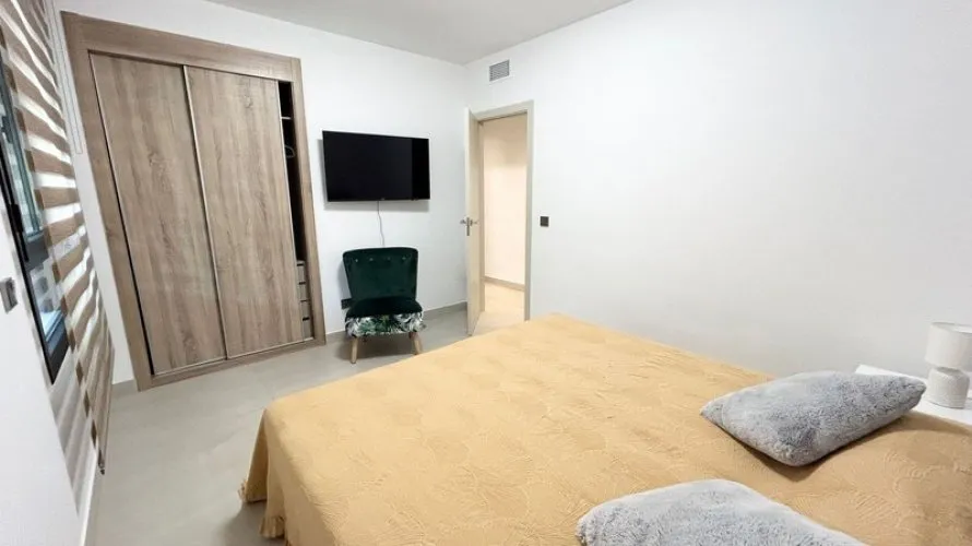Apartamento de 3 dormitorios en La Quinta, Spain No. 797 № 16