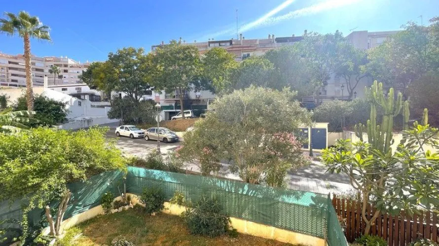 Apartamento de 4 dormitorios en Estepona, Spain No. 419 № 15