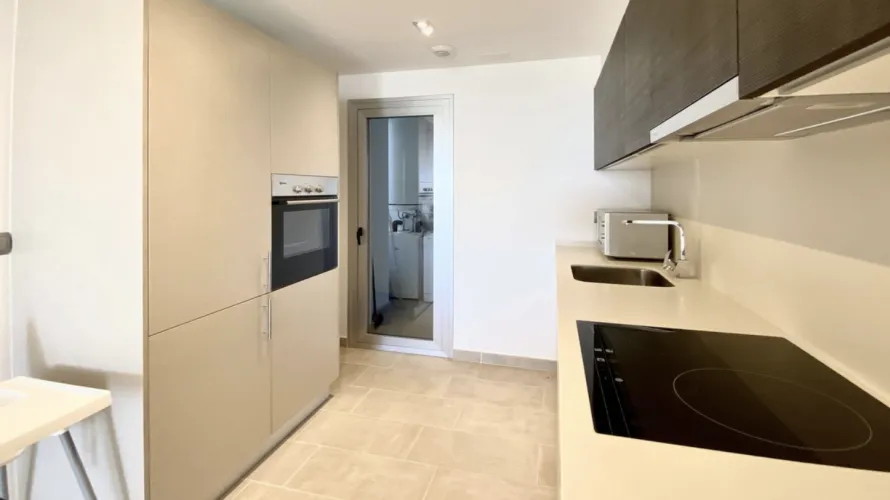 Apartamento de 2 dormitorios en Marbella, Spain No. 495 № 7