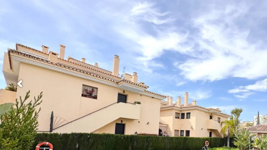 Apartamento de 2 dormitorios en Cortes (San Pedro De Alcantara), Spain No. 606