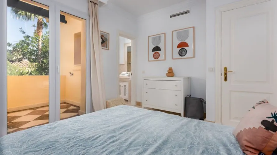 Apartamento de 2 dormitorios en Casares, Spain No. 413 № 2