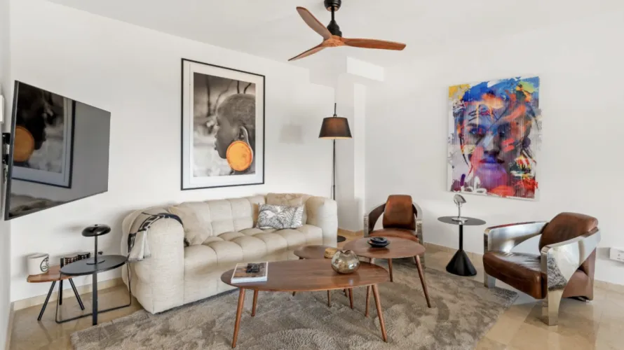 Apartamento de 3 dormitorios en Benahavís, Spain No. 690