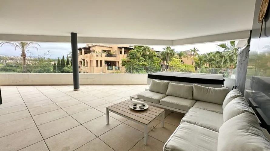 Apartamento de 3 dormitorios en Estepona, Spain No. 707 № 21