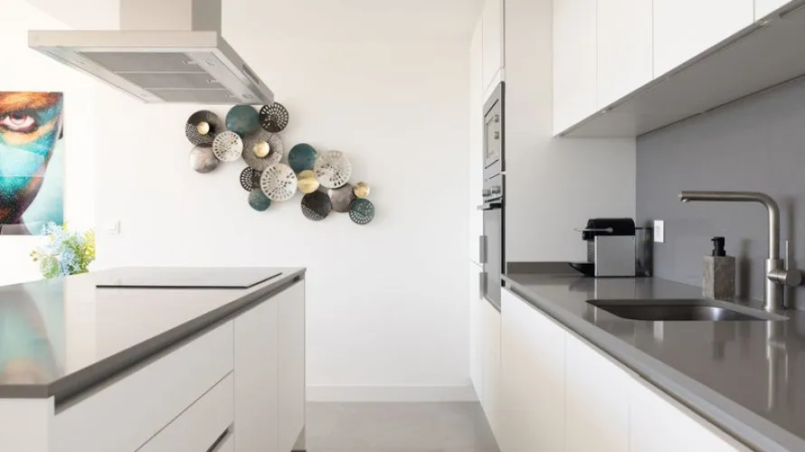 Apartamento de 3 dormitorios en Estepona, Spain No. 548