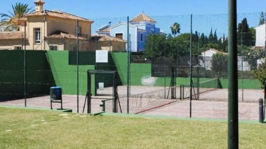 Apartamento de 2 dormitorios en Cortes (San Pedro De Alcantara), Spain No. 652 № 16