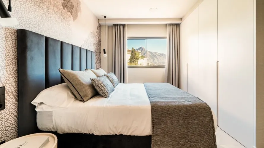 Apartamento de 4 dormitorios en Nueva Andalucía, Spain No. 245 № 2