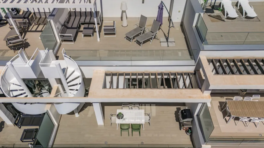 Dúplex de 2 dormitorios en Estepona, Spain No. 528 № 5