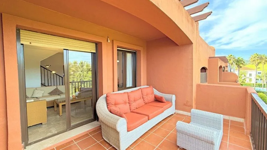 Dúplex de 3 dormitorios en Estepona, Spain No. 578 № 25