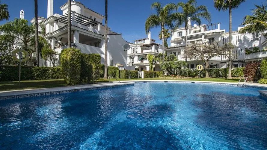 Apartamento de 3 dormitorios en Nueva Andalucía, Spain No. 592 № 23