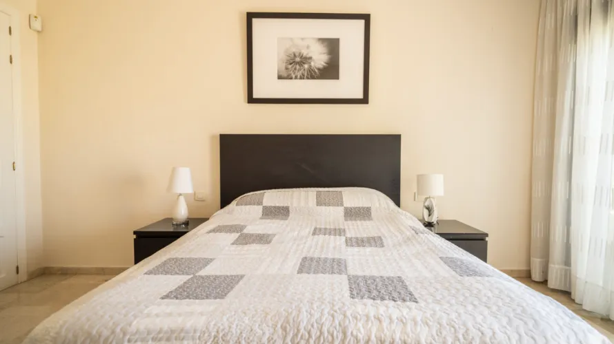 Apartamento de 2 dormitorios en Estepona, Spain No. 451 № 7