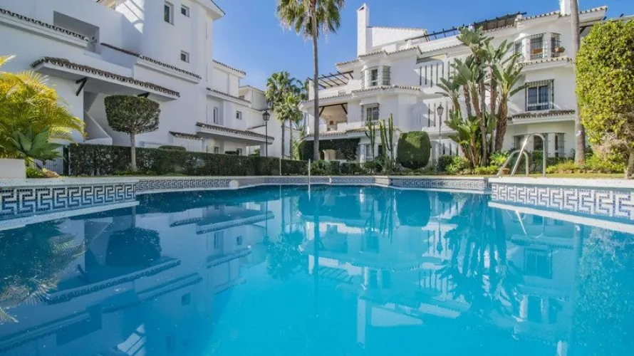 Apartamento de 3 dormitorios en Nueva Andalucía, Spain No. 592 № 21