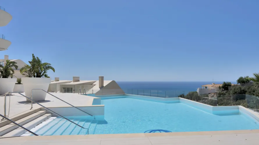 Apartamento de 3 dormitorios en Benalmádena, Spain No. 714 № 24