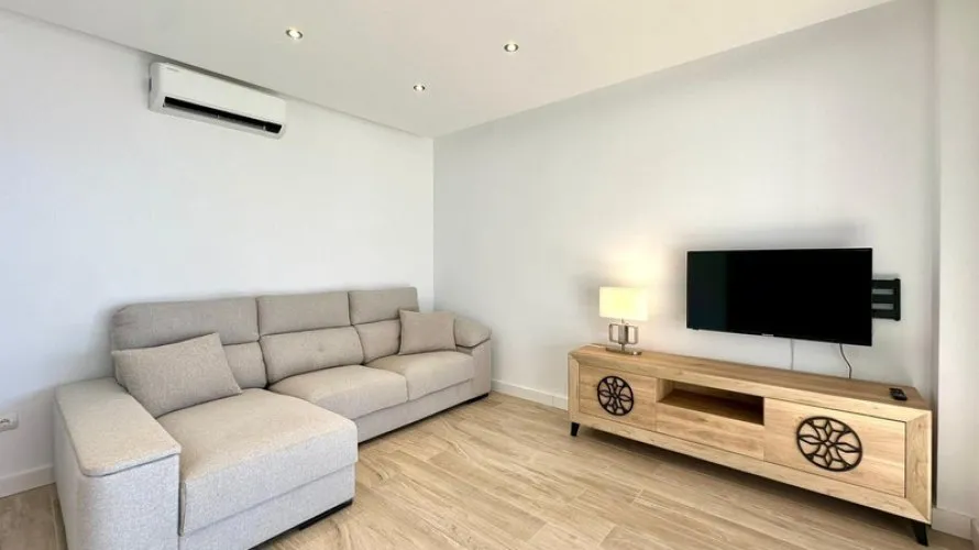 Apartamento de 2 dormitorios en Estepona, Spain No. 444 № 15