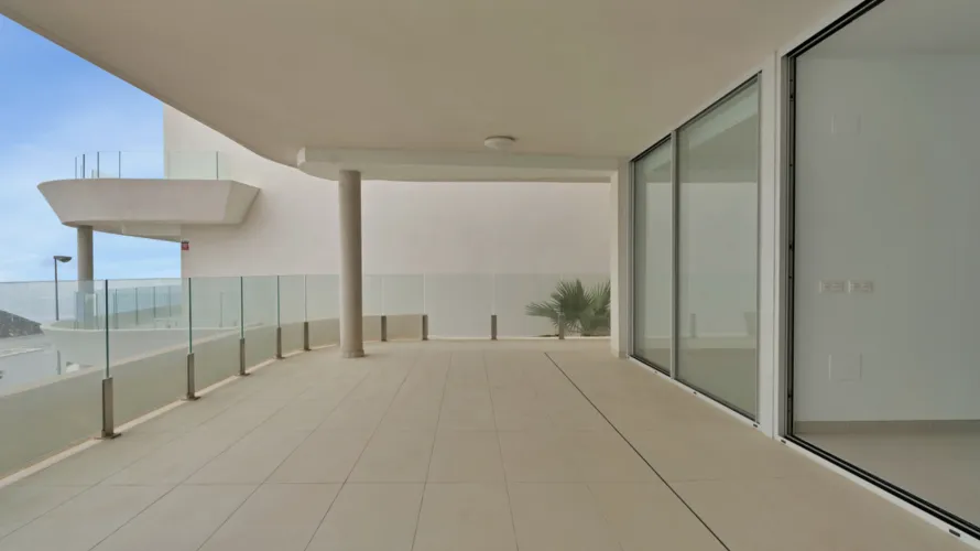 Apartamento de 3 dormitorios en Benalmádena, Spain No. 714 № 9