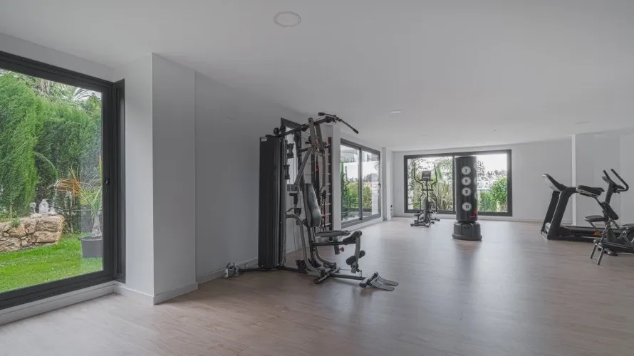 Apartamento de 3 dormitorios en Marbella, Spain No. 182 № 1