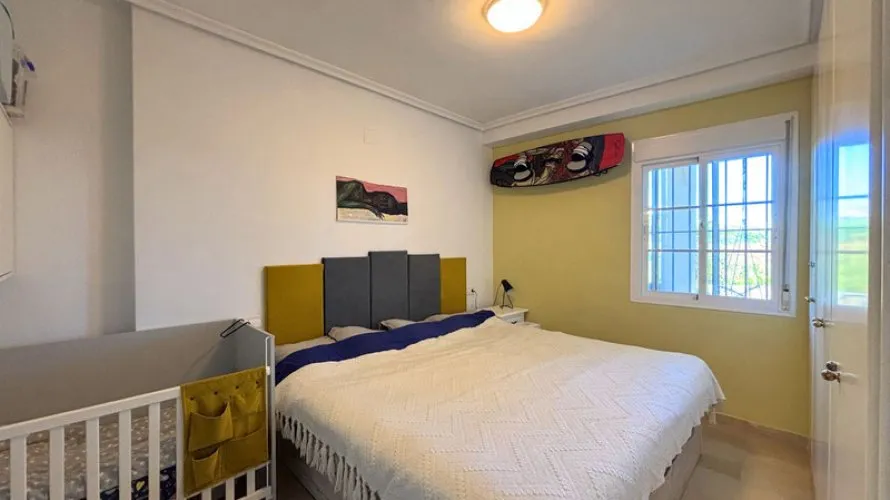 Apartamento de 2 dormitorios en Casares, Spain No. 572 № 17