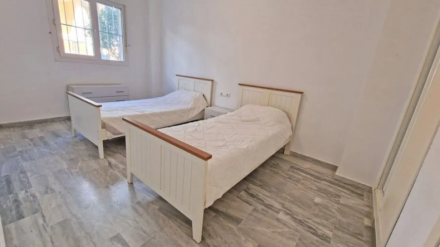 Apartamento de 3 dormitorios en Marbella, Spain No. 623 № 27