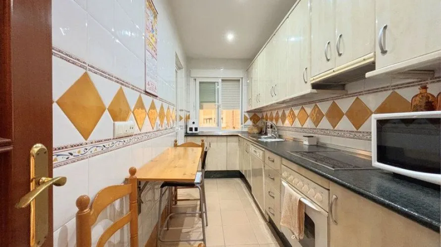 Apartamento de 3 dormitorios en Marbella, Spain No. 577 № 15