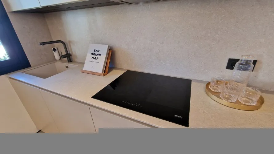 Apartamento de 2 dormitorios en Marbella, Spain No. 510 № 22