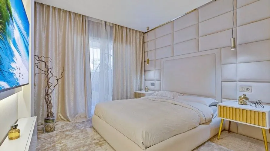 Apartamento de 2 dormitorios en Marbella, Spain No. 720 № 9