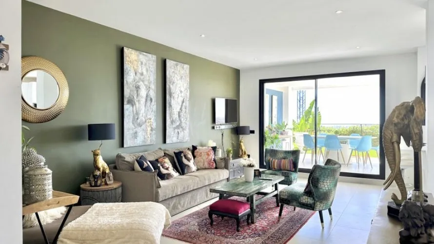 Apartamento de 3 dormitorios en Estepona, Spain No. 710 № 3