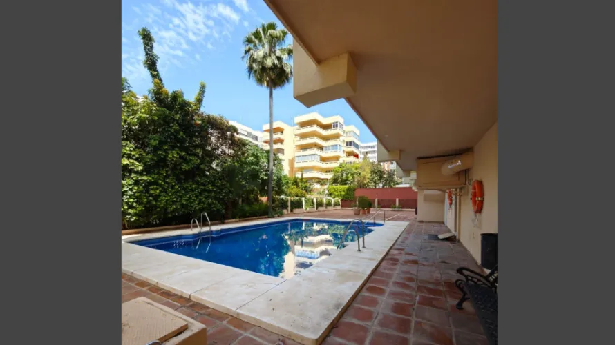 Apartamento de 1 dormitorio en Marbella, Spain No. 701 № 3