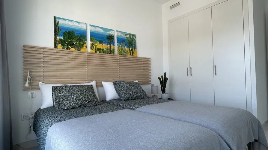 Dúplex de 3 dormitorios en Estepona, Spain No. 669 № 18