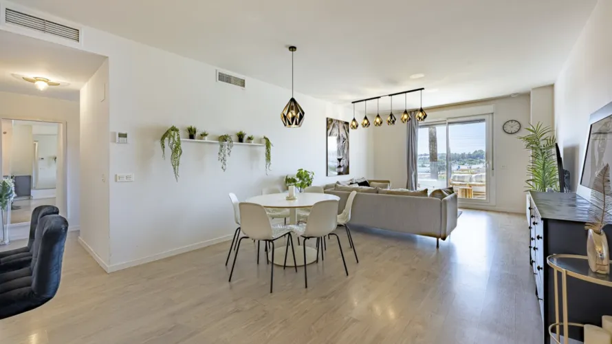 Apartamento de 3 dormitorios en Nueva Andalucía, Spain No. 602 № 21