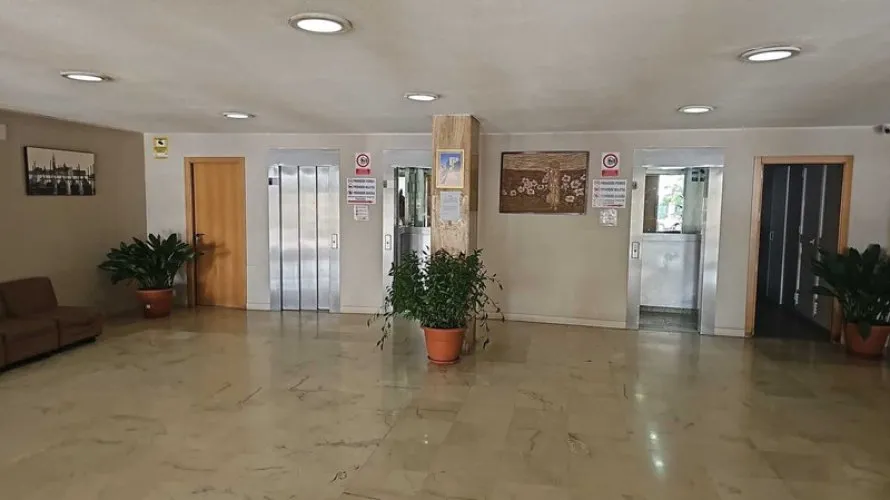 Apartamento de 2 dormitorios en Fuengirola, Spain No. 455 № 16