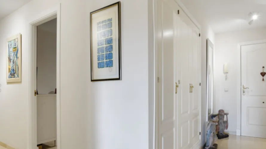 Apartamento de 2 dormitorios en Cortes (San Pedro De Alcantara), Spain No. 790 № 18