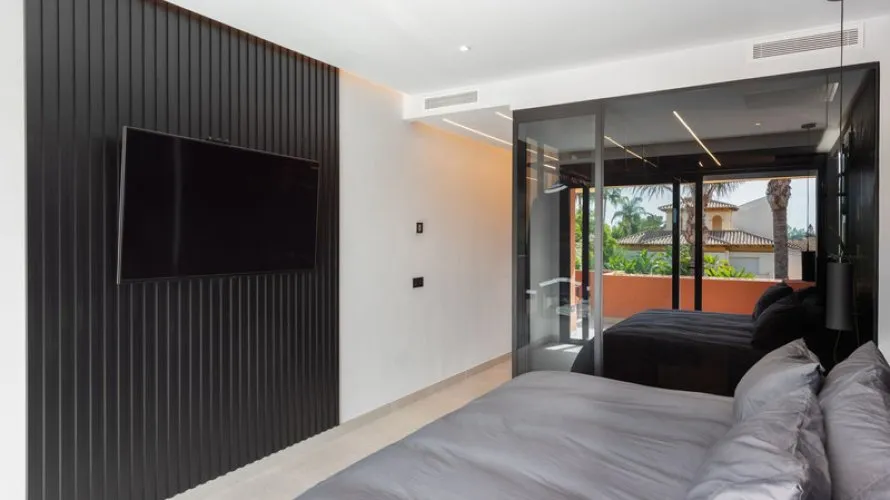 Apartamento de 3 dormitorios en Marbella, Spain No. 268 № 15