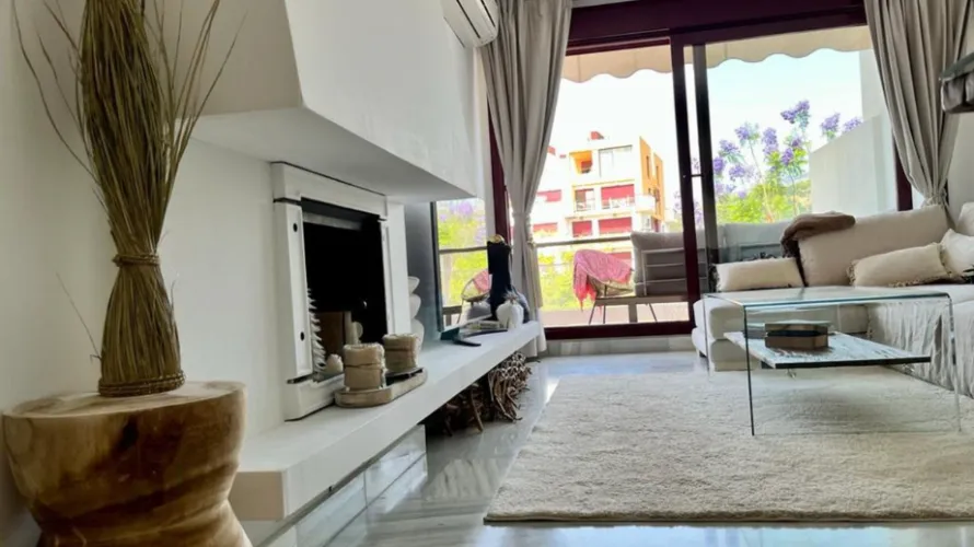 Apartamento de 2 dormitorios en Marbella, Spain No. 764 № 22