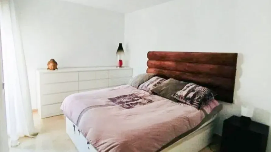 Apartamento de 2 dormitorios en Nueva Andalucía, Spain No. 615 № 17