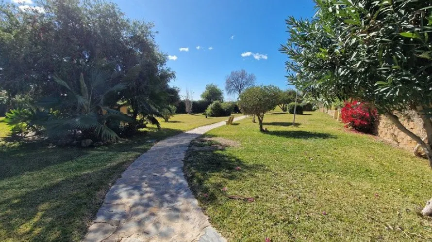 Apartamento de 3 dormitorios en Marbella, Spain No. 623 № 3