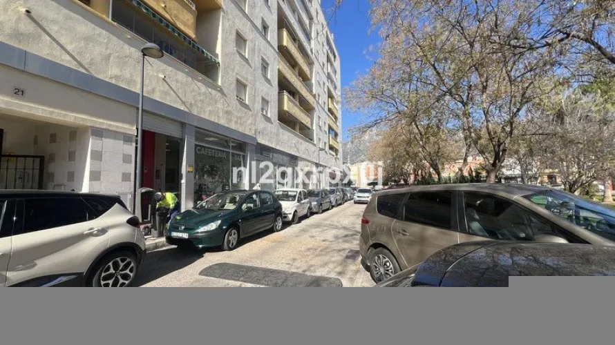 Apartamento de 3 dormitorios en Marbella, Spain No. 588 № 14