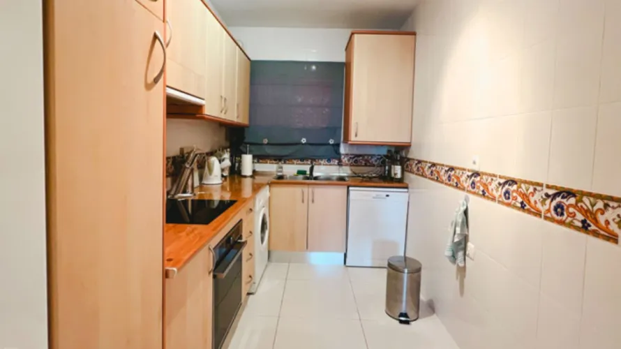 Apartamento de 2 dormitorios en Marbella, Spain No. 804 № 9