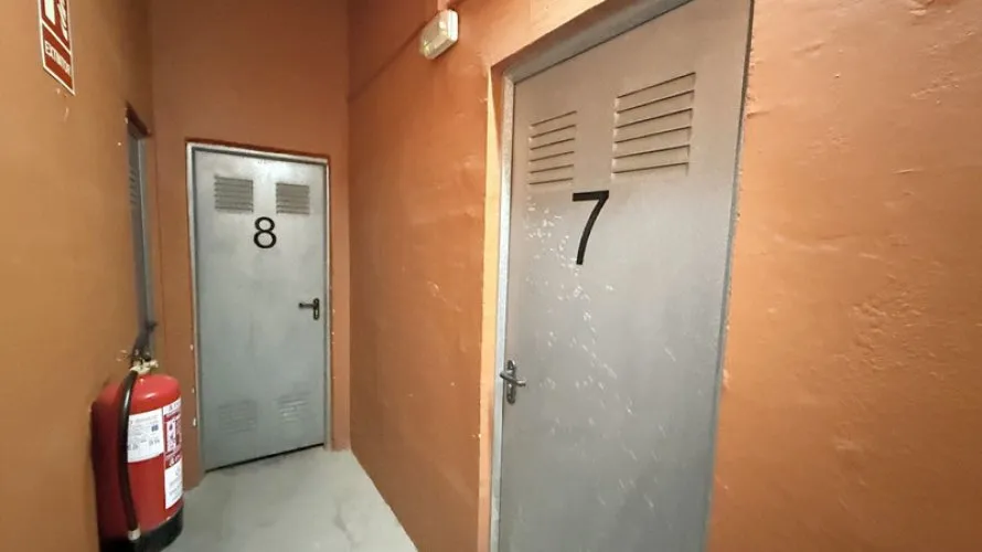 Dúplex de 3 dormitorios en Estepona, Spain No. 578 № 4