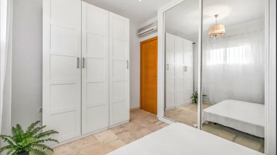 Apartamento de 2 dormitorios en Mijas Costa, Spain No. 737 № 7